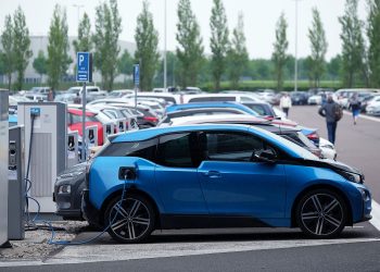 Benin’s Innovative Approach: Transforming Used Car Market for Climate Resilience