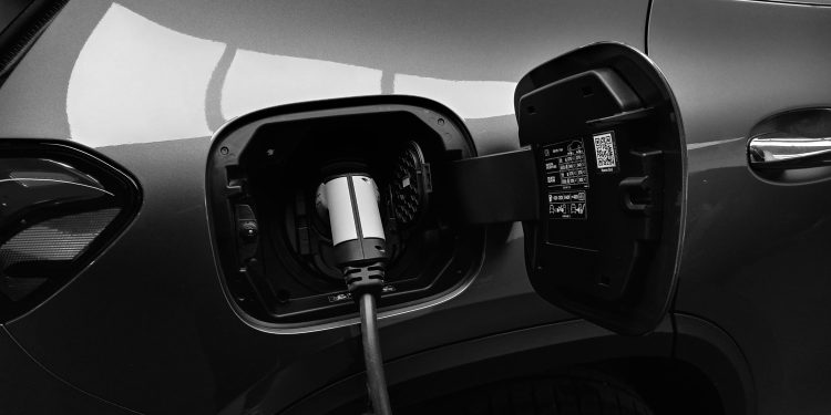 5 Ways to Extend the Battery Life of Your Electric Car